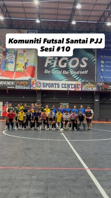 Group photo of players at Komuniti Futsal Santai PJJ session 10